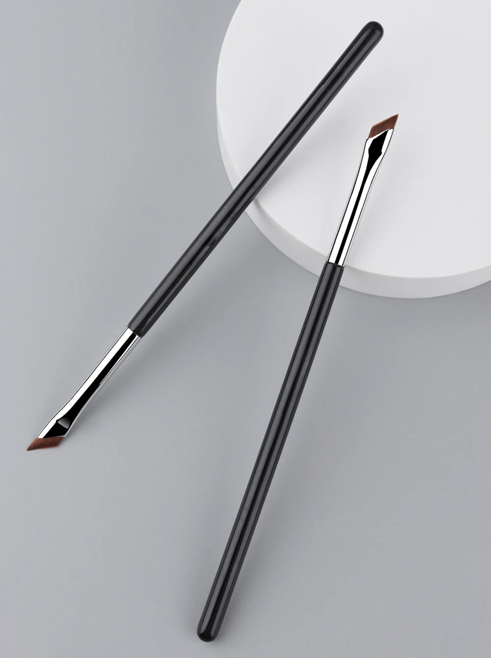 Ultra Fine Angled Brow Brush